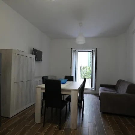 La Stradina مولا دي باري